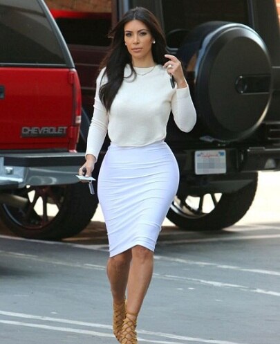 Except working out in gym and excercise, Kim also wears body shapers that is little shocking!
