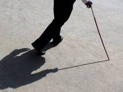 Visually impaired man fights his mobile snatcher, nabs him