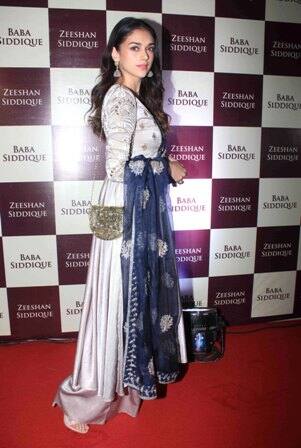 Aditi Rao Hyadri always always makes heads turn. Keep rocking, girl!