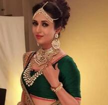 Divyanka Tripathi glitters Bridal Photoshoot!