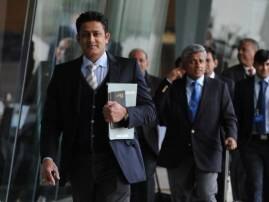 Anil Kumble making the strongest buzz as slog overs commence Anil Kumble making the strongest buzz as slog overs commence