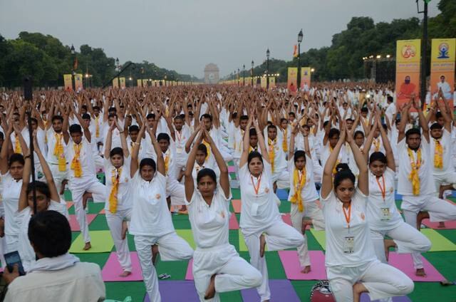 PM Modi performed yoga with 35,985 people at one time