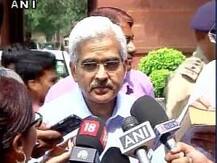 Indian shares plummet after Brexit, govt. prepares itself