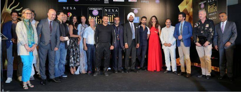 IIFA Awards: Deepika Padukone Steals The Show IIFA Awards: Deepika Padukone Steals The Show
