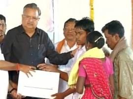 Raman Singh ecstatic with tribal students cracking IIT from remotest tribes of Bastar Raman Singh ecstatic with tribal students cracking IIT from remotest tribes of Bastar