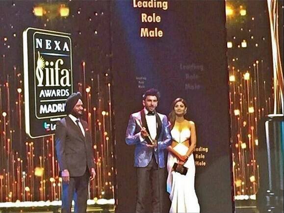 Ranveer Singh won the Best Actor Award for ‘Bajirao Mastani’!