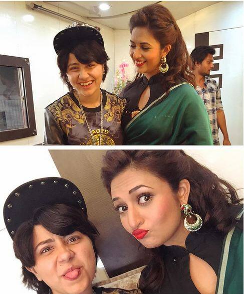 Divyanka Tripathi's 'Nautanki' With On Screen Daughter Divyanka Tripathi's 'Nautanki' With On Screen Daughter