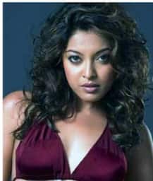 You Will Be SHOCKED To See How Tanushree Dutta Looks Like Now