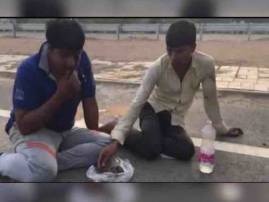 'Beef smugglers' forced to eat cow dung 'Beef smugglers' forced to eat cow dung