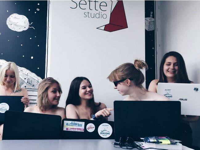 Check out some pictures of this weird trend which is now reaching to Russia and Ukrain as well: