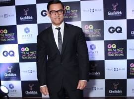 Aamir Khan goes nerdy for Delhi night out Aamir Khan goes nerdy for Delhi night out