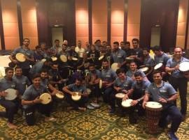 Bonding Over Music: Virat Kohli & Co Jam Over Drums With Vasundhara Das Bonding Over Music: Virat Kohli & Co Jam Over Drums With Vasundhara Das