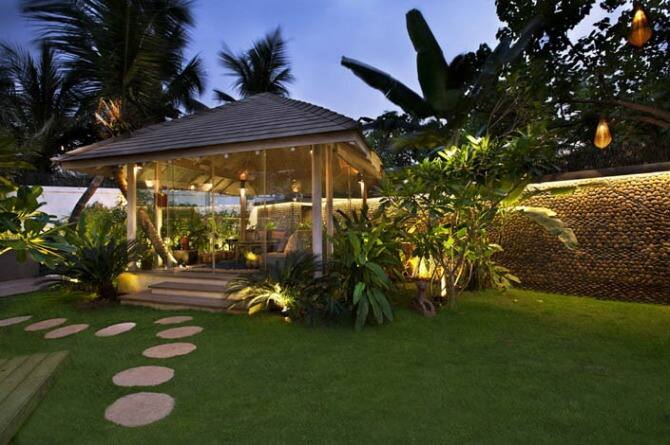'Kinara' is set near the Juhu beach, giving the couple ample space to raise their son and enjoy the beauty of nature. In fact, Shilpa has always wanted a sea-facing home. She sayd,