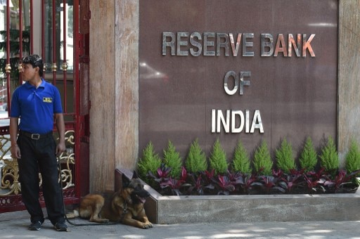 RBI maintains key lending rate at 6.25% , hikes reverse repo rate RBI maintains key lending rate at 6.25% , hikes reverse repo rate