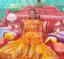 EXCLUSIVE PICS: Divyanka Tripathi is glowing on her Haldi Ceremony!