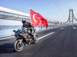 Incredible video: Kenan Sofuoglu clocks 400kmph on Kawasaki Ninja H2R in just 26 seconds! Incredible video: Kenan Sofuoglu clocks 400kmph on Kawasaki Ninja H2R in just 26 seconds!