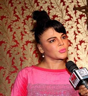 Bollywood actor Rakhi Sawant during a press conference on the recent singer Mika Singh controversy in Mumbai on July 6, 2016. (Utsav Devdutta/SOLARIS IMAGES)