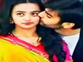 Swaragini: Sanskar kisses Swara in the cutest way! Swaragini: Sanskar kisses Swara in the cutest way!