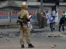Kashmir Valley locked down, curfew back in Srinagar Kashmir Valley locked down, curfew back in Srinagar