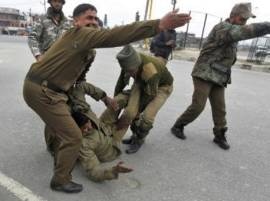 Kashmir unrest: Assault on security forces continue, police post set on fire Kashmir unrest: Assault on security forces continue, police post set on fire