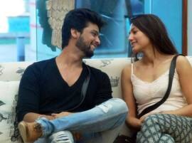 Ex-lovebirds Kushal and Gauahar lash out at each other on social media Ex-lovebirds Kushal and Gauahar lash out at each other on social media