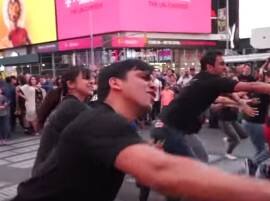 WATCH: Indians in New York dancing to Salman Khan's song 'Selfie Le Le Re' is an AMAZING sight! WATCH: Indians in New York dancing to Salman Khan's song 'Selfie Le Le Re' is an AMAZING sight!