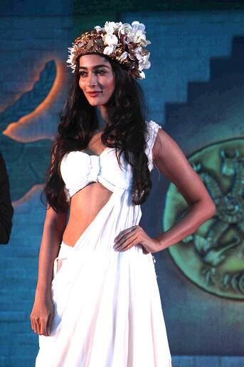 Pooja Hegde in another dress, looked like a princess