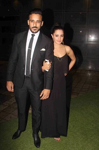 Television actor Anita Hassanandani along with her husband during the wedding reception