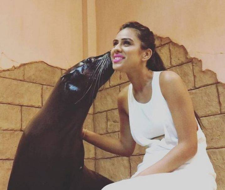 The actress is seen spending wonderful time with dolphins!
