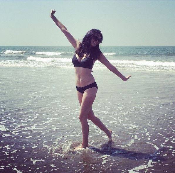 Check out some sizzling pictures of Evelyn: