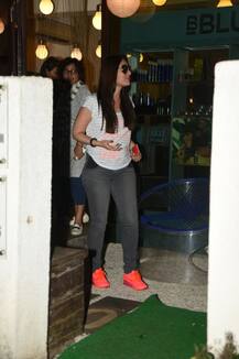 EXCLUSIVE: Kareena Kapoor flaunts her BABY BUMP!