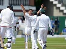 Pakistan back with spectacular win at Lord\'s