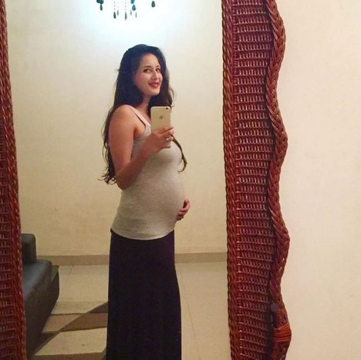 TV actress, Chahat Khanna, who was last seen in Qubool Hai has been away from the small screen for quite sometime now!