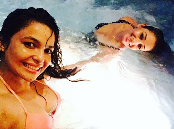 Chak De Actress Chitrashi Holidaying With Friend Shruti