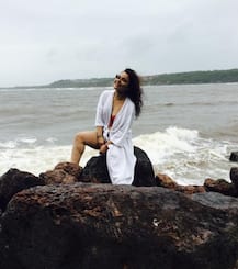 ‘Chak De!’ Actress Chitrashi Holidaying With Friend Shruti Ulfat In Goa, Shares Sizzling Pictures On Social Media 