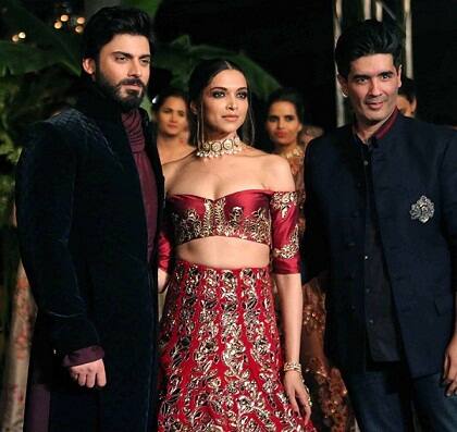 Ace fashion designer Manish Malhotra showcased his latest collection “The Persian Story” at the FDCI India Couture Week 
