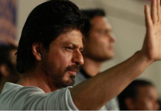 Police gives clean chit to Shah Rukh in Wankhede brawl case Police gives clean chit to Shah Rukh in Wankhede brawl case