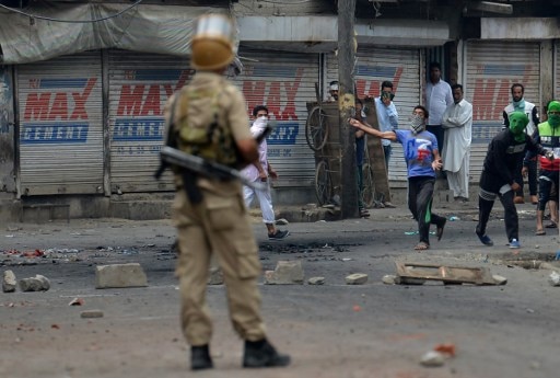 Curfew imposed in three places in Kashmir Curfew imposed in three places in Kashmir