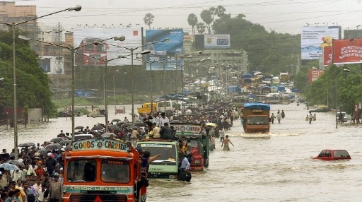 The floods were caused by the eighth heaviest, ever recorded 24-hour rainfall figure of 944 mm (37.17 inches) which lashed the financial capital on 26 July 2005, and intermittently continued for the next day. 644mm (25.35 inches) was received within the 12-hour period between 8am and 8pm.