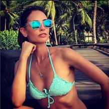 After Mouni Roy, meet the look alike of Iulia Vantur!