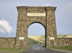 Man sentenced for scratching initials into Roosevelt Arch