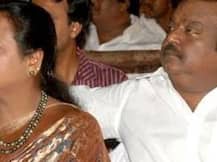 SC stays warrants against Vijaykant, wife