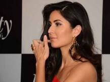 Katrina Kaif gets upset and threatens Paparazzi!