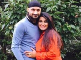ADORABLE: Here's the FIRST PHOTO of Geeta Basra and Harbhajan Singh's baby girl! ADORABLE: Here's the FIRST PHOTO of Geeta Basra and Harbhajan Singh's baby girl!