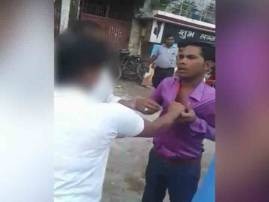Sachi Ghatna: Policewoman Thrashes Man Who Misbehaved With Her Sachi Ghatna: Policewoman Thrashes Man Who Misbehaved With Her