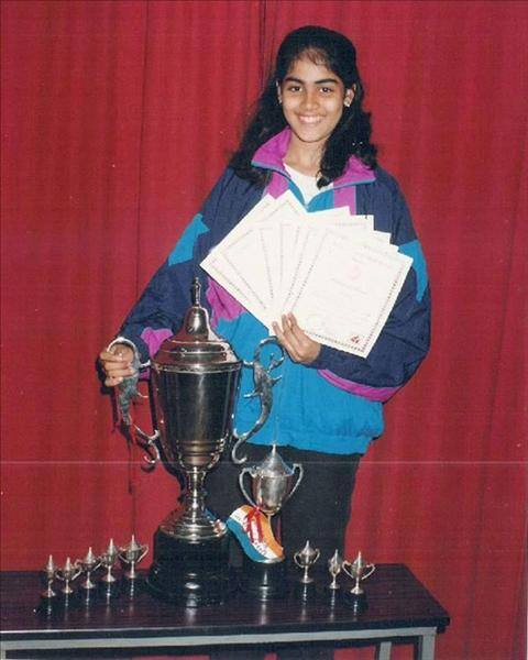 Genelia D’souza was a bright student in school academically and active in sports as well. She studied at the Apostolic Carmel High School in Bandra. Later she attended St. Andrew’s College in Bandra to pursue bachelor’s degree of Management Studies