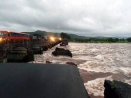 Maharashtra bridge collapse: 3 bodies found   Maharashtra bridge collapse: 3 bodies found