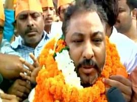 EX-BJP leader Dayashankar released from Mau jail EX-BJP leader Dayashankar released from Mau jail