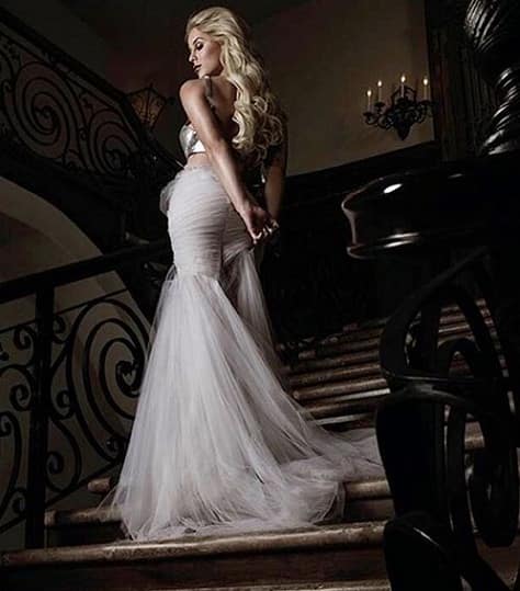 Gigi Gorgeous. Isn't she really gorgeous?