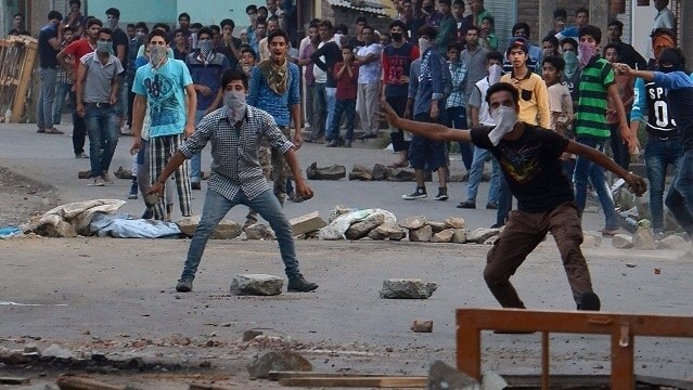 Kashmir unrest: Youth dies in fresh clashes, toll in unrest climbs to 66 Kashmir unrest: Youth dies in fresh clashes, toll in unrest climbs to 66